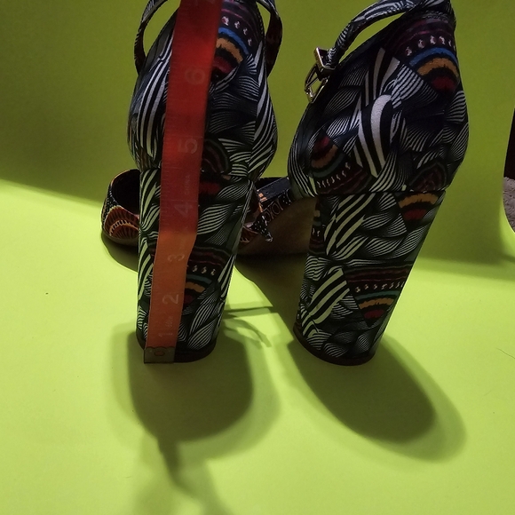 Gianni Bini Heels - Picture 7 of 16